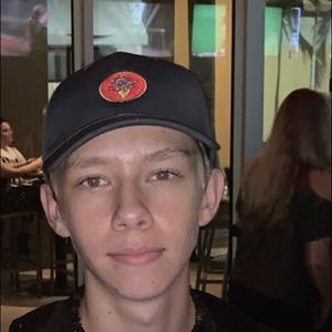 Meet your Posher, Damien